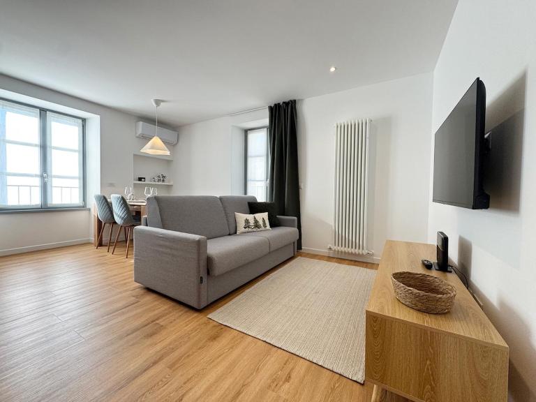 Carducci Holiday Home - Chambres d'hôtes Chiavenna