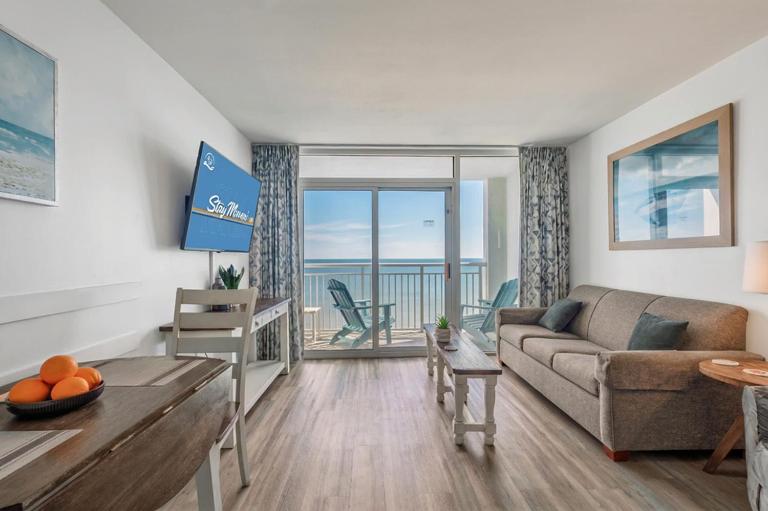 Beach Haven by StayMareni - Oceanfront 1BR - Chambres d'hôtes Myrtle Beach
