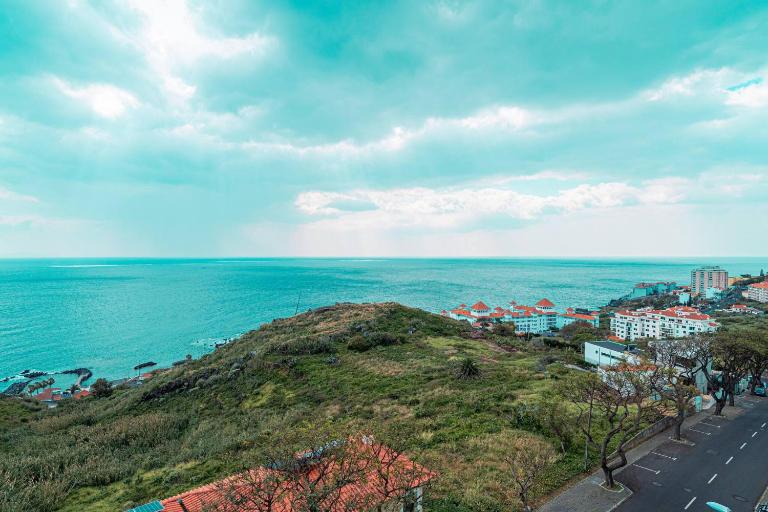 Ocean View Apartment in Caniço de Baixo - B&B Funchal
