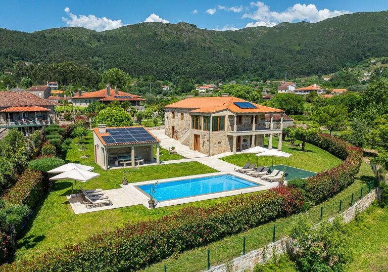 Casa da Ana - Villa with Private Pool and Garden - B&B Moreira do Lima