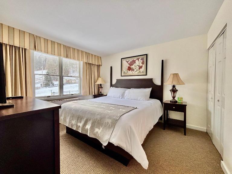 Ski in-out, Slope and Pool Views 1BR at Country Inn - B&B Hancock