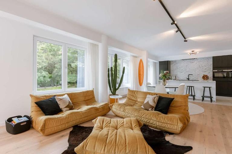Casiola - Modern 3-bedroom apartment with family-friendly touches - Chambres d'hôtes Ostende