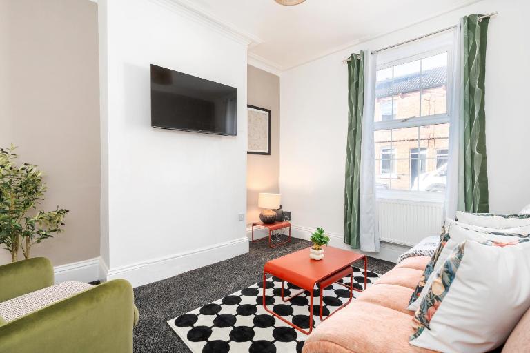 Perfect Booking Central Doncaster 3 Bed Home - Bed and Breakfast Doncaster