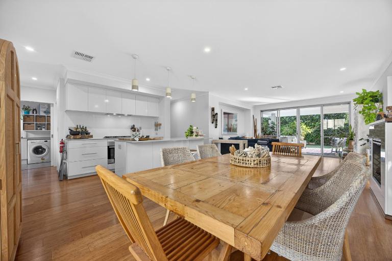 Coastal Haven Beach, City & Parking Sleeps 6 - B&B Perth