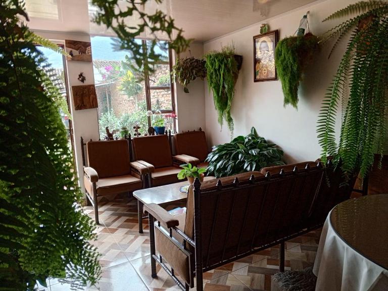 Hospedaje familiar en Villa de Leyva a 7 minutos a pie del parque principal, Habitaciones cómodas para parejas y familias - B&B Villa de Leyva