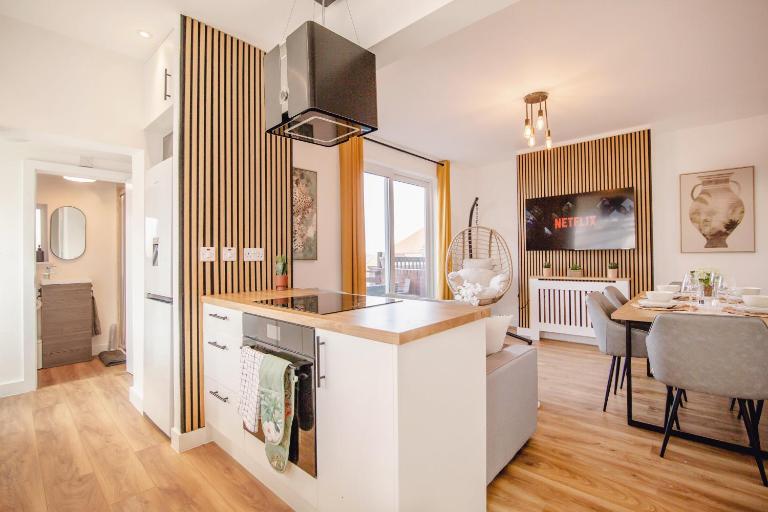 Golden Luxury Retreat 2 Bath Parking 16PPL - B&B Hoyland Nether
