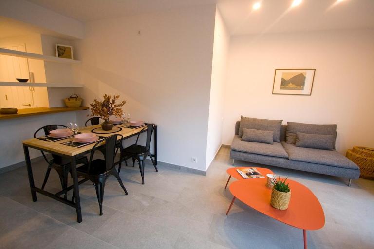 Céntrico y moderno apartamento con aparcamiento - Bed and Breakfast Cadaqués