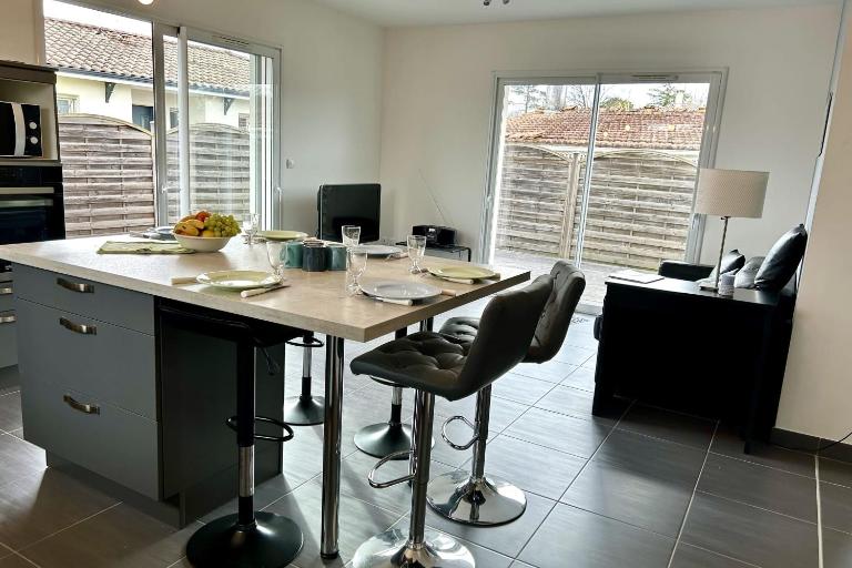 Beautiful 2-bedroom family home - B&B Lanton