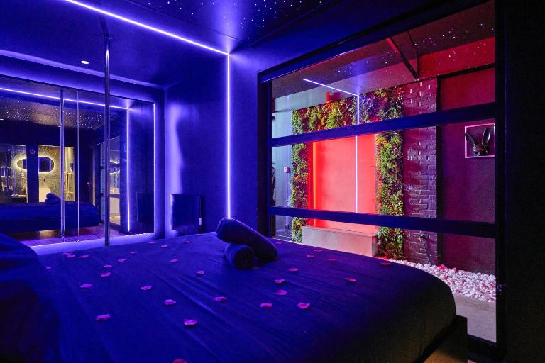 Loveroom Ô Diable Des Plaisirs - Ferienwohnung Tourcoing