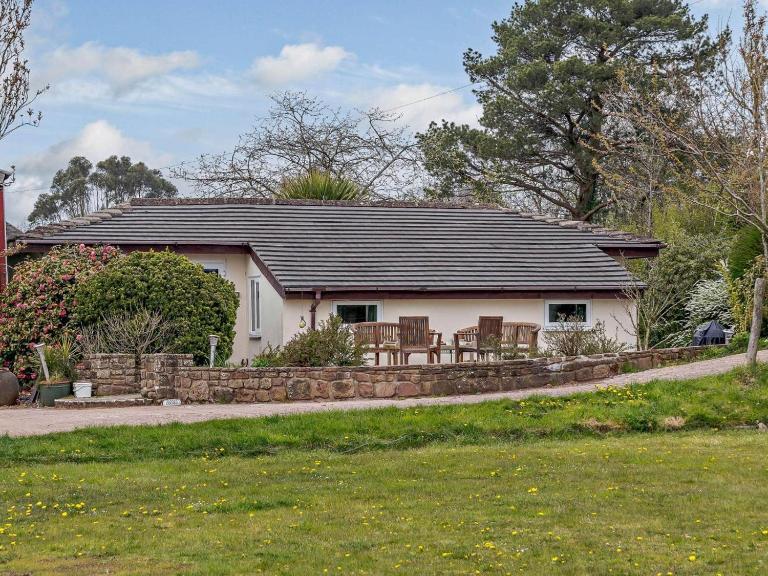 3 Bed in Monmouth oc-52149 - Bed and Breakfast Welsh Newton Common