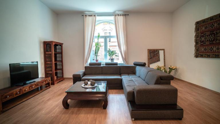 Peony Apartment - B&B Kroměříž