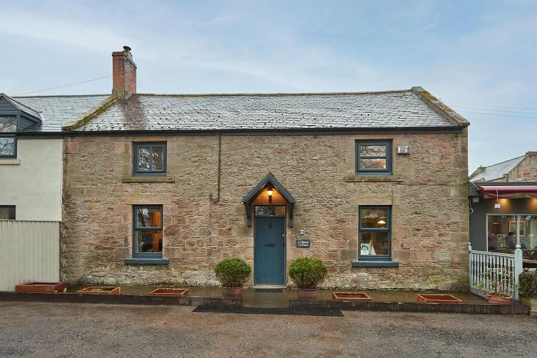 Church Cottage by Coast & Country Stays - B&B Beadnell