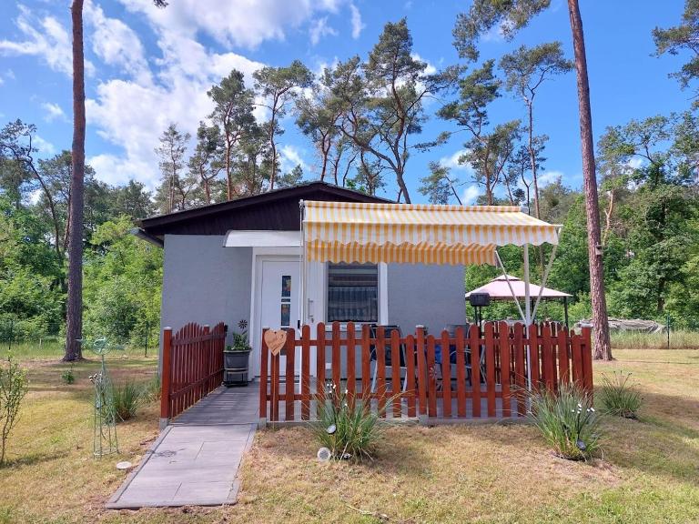 Bungalow in Rathenow Semlin - B&B Rathenow