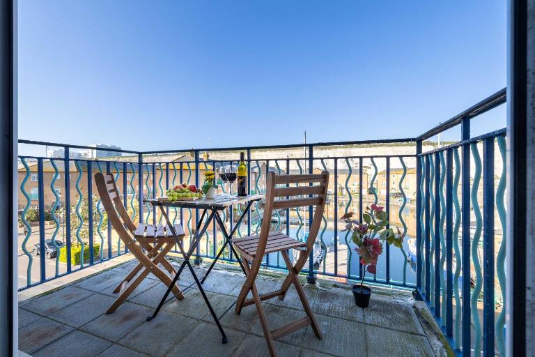 Brighton Marina Harbour Views - Sleeps 6 - B&B Brighton