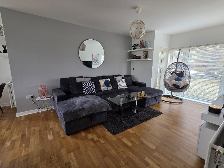 Double Bedroom only, Parking, Near Hospital & A12 - B&B Colchester