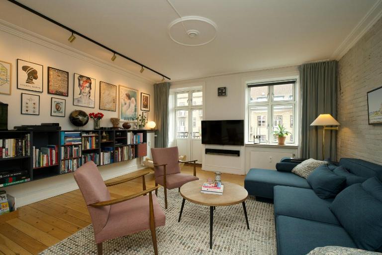 Bright Apartment With Three Balconies On Nørrebro - Chambres d'hôtes Copenhague