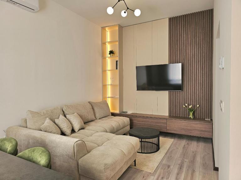 LABIRINT - center, free parking, self check-in - Bed and Breakfast Osijek