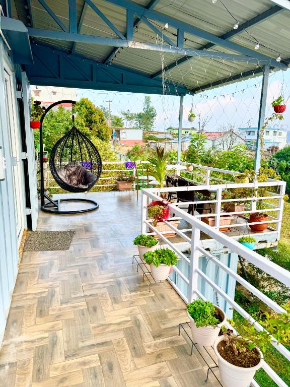 The Jade Highlands Mountain View Cozy container 2bhk villa - B&B Kodaikānāl