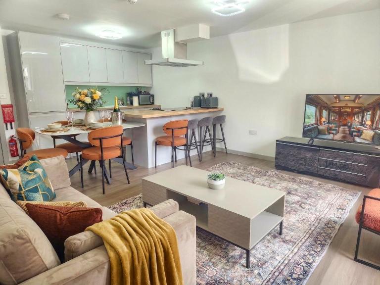 Horizon House, Luxury 2-Bedroom Ground floor flat, Parking, WiFi, Netflix - Ferienwohnung Oxford