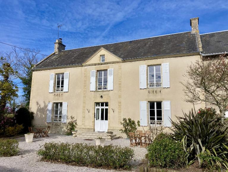 Les chambres d'Omaha Beach Etablissement avec deux chambres d'hôtes, petit-déjeuner compris fait-maison et produits locaux - Chambres d'hôtes Vierville-sur-Mer