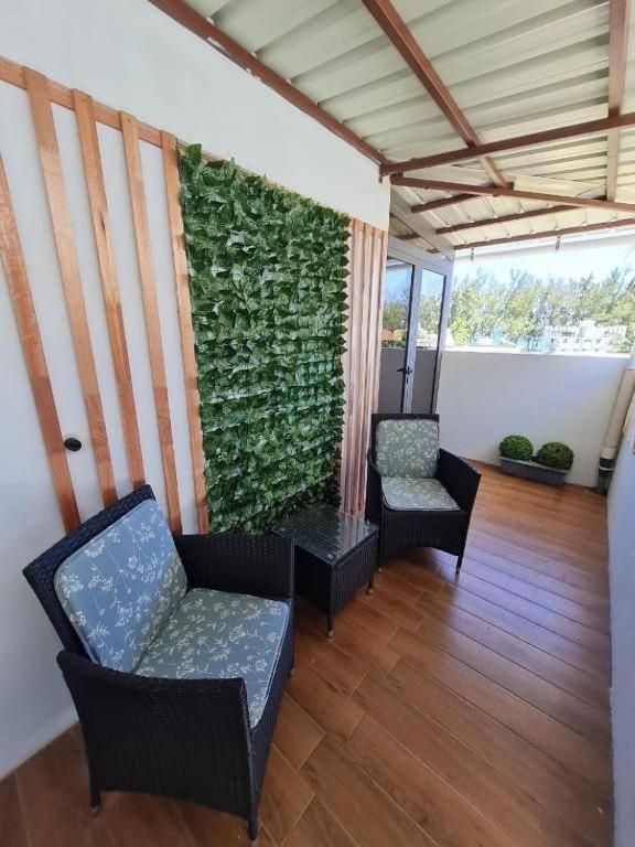 2BR Beach Apartment 3min Walk to Flic en Flac Beach with Balcony AC - B&B Flic en Flac