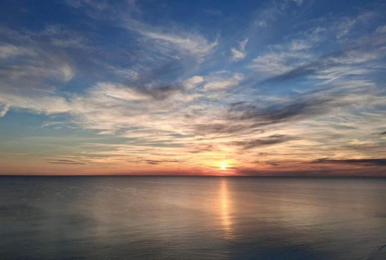 Spacious gulf front condo near beaches and shopping - Bed and Breakfast Panama City Beach