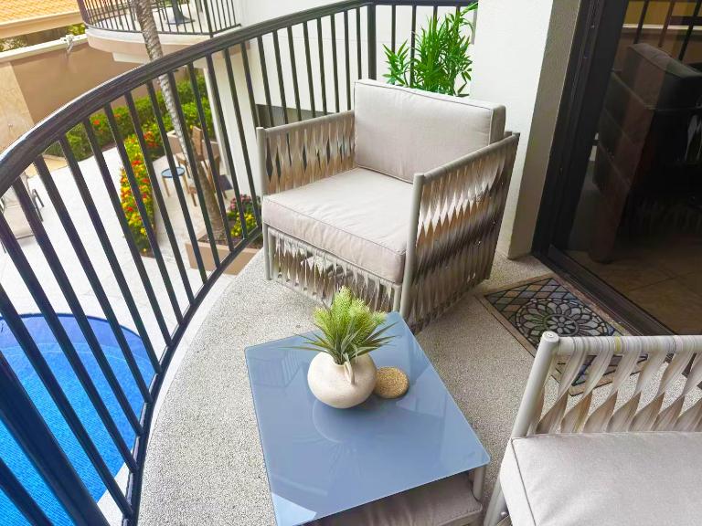 Excellent Location - Walk to the Beach - Monaco Condominiums Pool View 3BR 2BA Condo - B&B Jacó