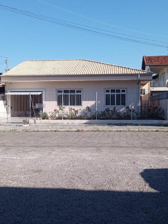 casa espacosa a 100 metros da praia do sonho - Ferienwohnung Palhoça