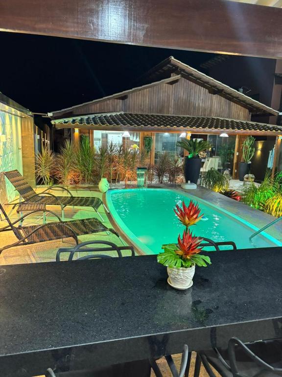 Casa de Madeira em Guarapari, Meaipe com piscina privativa e Área Gourmet - Bed and Breakfast Guarapari