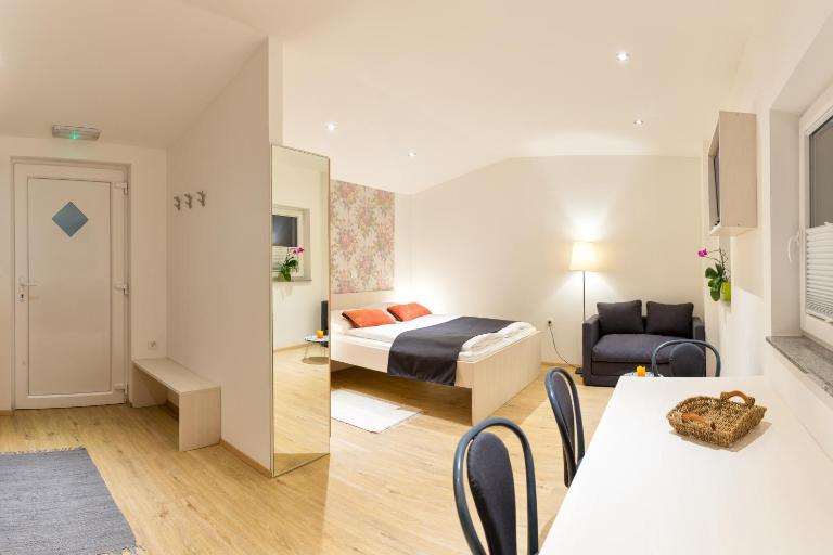 Apartments SHISHKA - Chambres d'hôtes Ljubljana