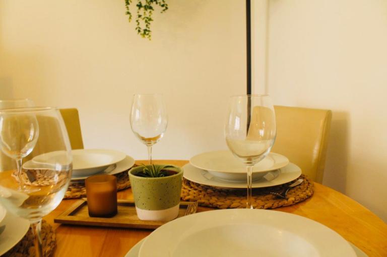 Modern Ground floor 2 Bed Apartment Secure Parking & Perfect for City- CelticEmirates Stadium - B&B Glasgow
