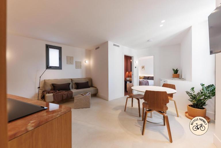 Bravissimo Vivaldi 4D, Monthly Apartment - Chambres d'hôtes Gérone