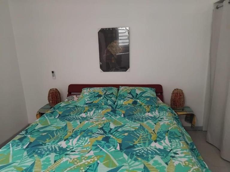 Charmant appartement en bas de villa - B&B Sainte-Luce