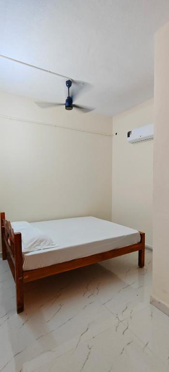 AHOBILAM NARASIMHA MAHITH KESARI NANDHAN AC ROOM'S AND HOME Stay - B&B Āllagadda