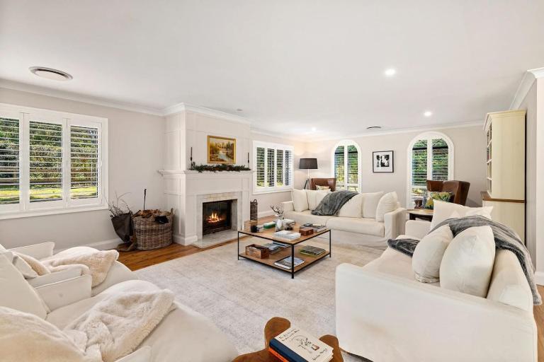 Southern Highlands Villa, Spacious, Gardens, Pool - B&B Bundanoon