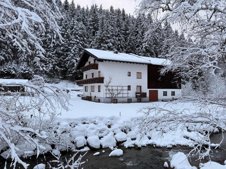 Haus Sauberbach - Ferienwohnung Jerzens