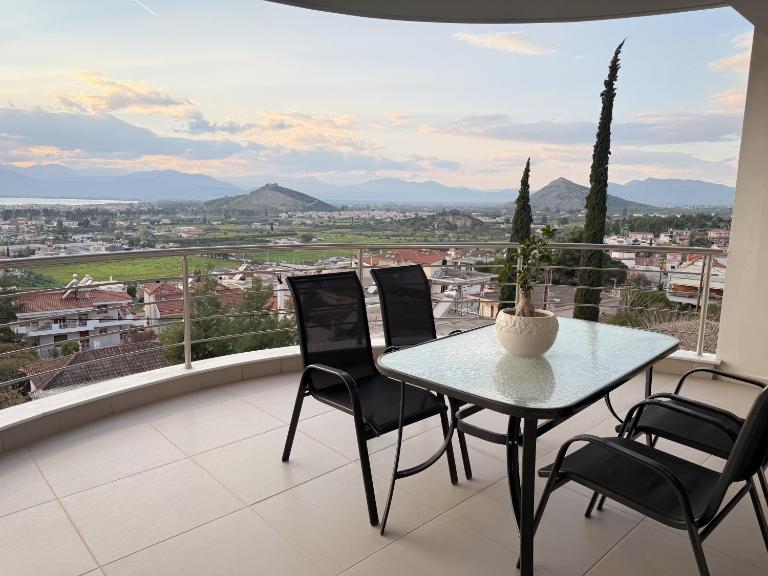 AG Rodon, Seaview Apartment - Ferienwohnung Aria