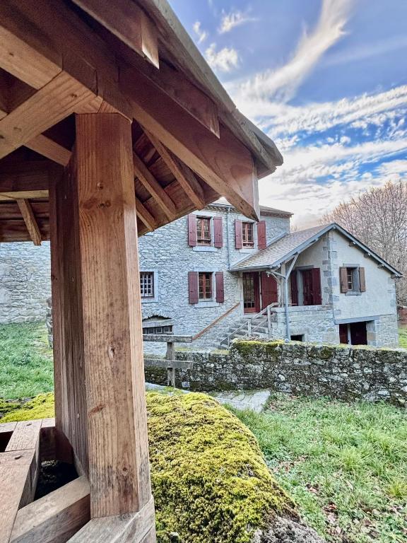 Maison au coeur de la forêt dans le Sidobre - GR36 - B&B Lacrouzette