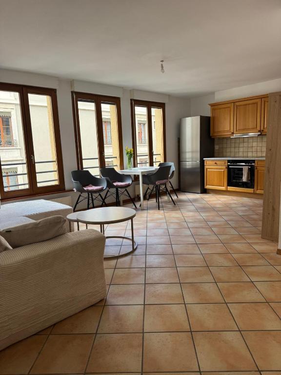 Elegant Geneva Stay betw Cornavin Station & Lake - Ferienwohnung Genf