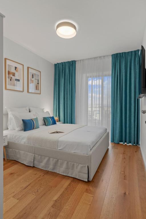 Mido Tres in New Building with Parking, Self Check-in and Security - Chambres d'hôtes Bucarest