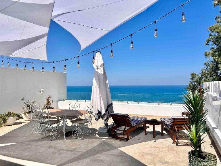 CLIFF 2 Live Above the Sea, Between Sky Mediterranean - Ferienwohnung Dar Mimoun Bey