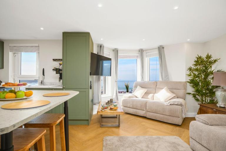Luxury Seaview Penthouse - Sleeps 7 - Golf Park 4 - B&B Portrush