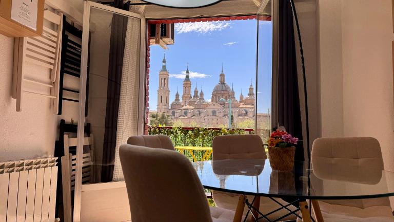 Front Views To El Pilar ComoTuCasa - B&B Zaragoza