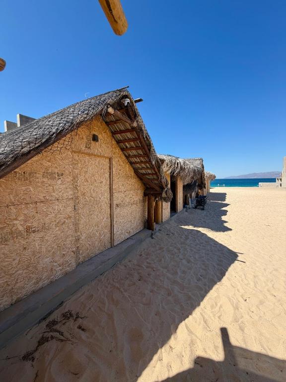 Salty Sun Cabins Bahía Turquesa - Chambres d'hôtes La Ventana