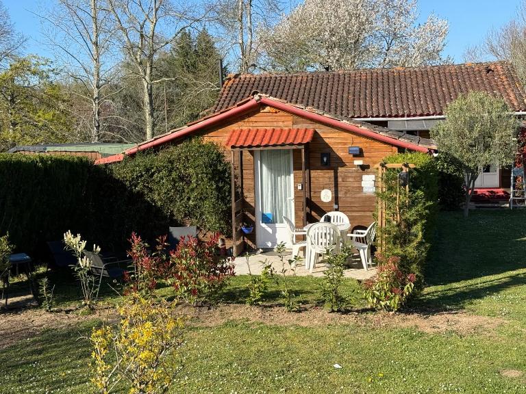 Chalet de campagne en Dordogne avec piscine - Ferienwohnung Saint-Agne