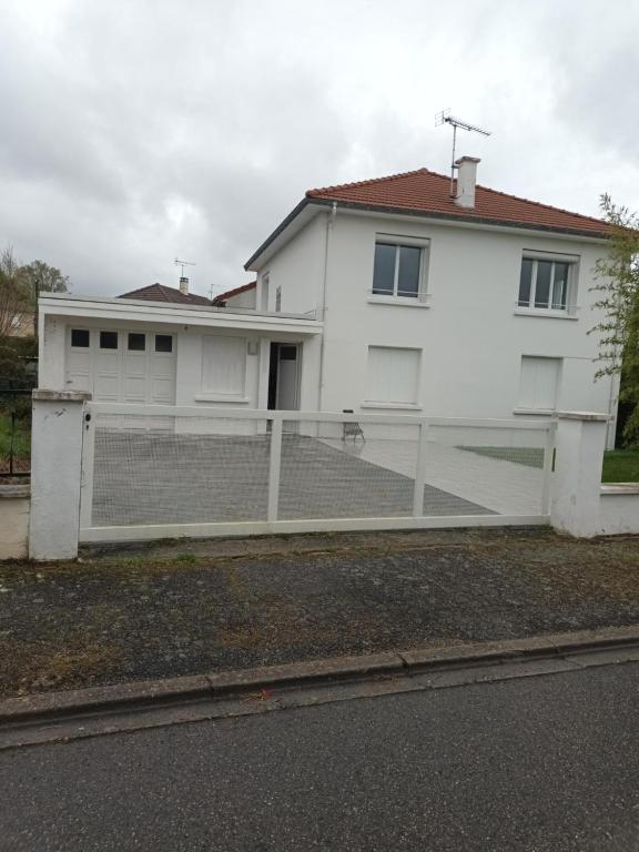Comfortable studio dans une maison au calme - B&B Bellerive-sur-Allier