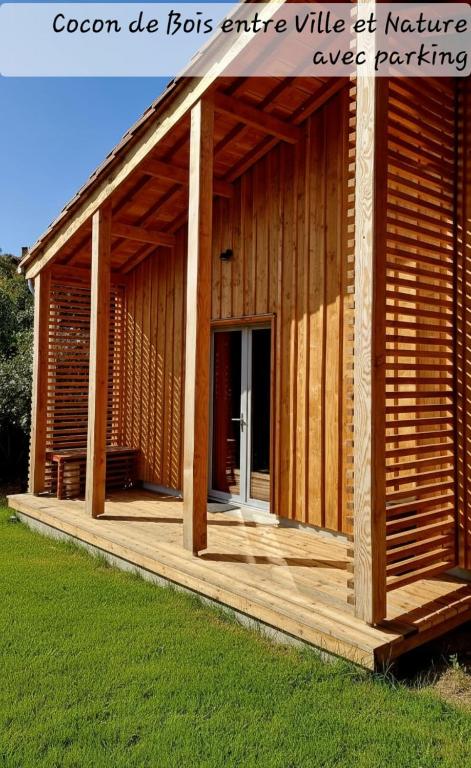 Cocoon de bois entre Ville et Nature avec parking - B&B Noé