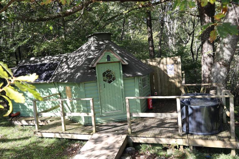 Woodland Cabin with Private Hot Tub - Ferienwohnung Barmouth