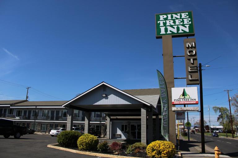 Pine Tree inn - Chambres d'hôtes Medford