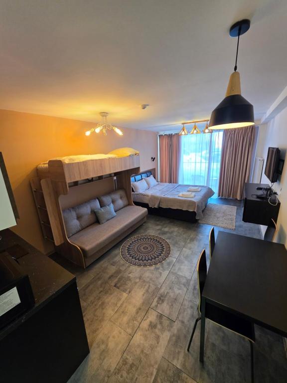 Atrium Luxury Suite - Ski In Out & Outdoor Pool #106 - Ferienwohnung Gudauri